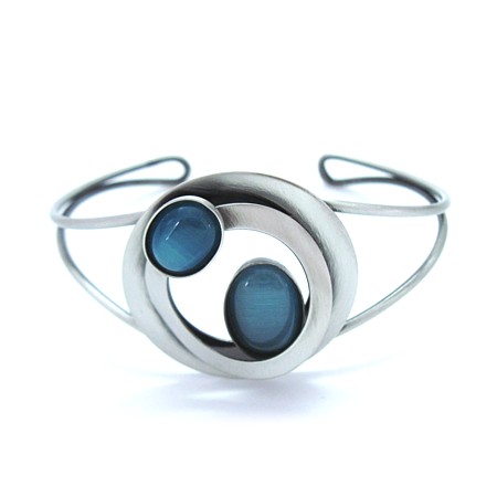 Brushed Silver Cuff Bracelet - with Blue Catsite by Crono Design - Click Image to Close